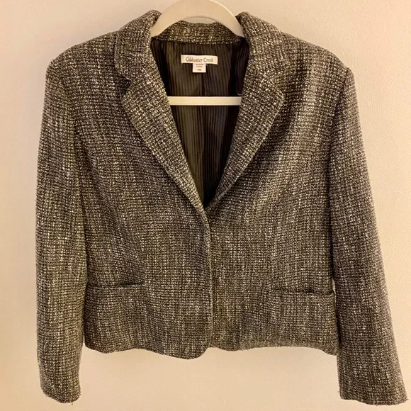 Coldwater Creek size 10 petite gray blazer. 2 front snap buttons. Tweed. - Picture 1 of 13